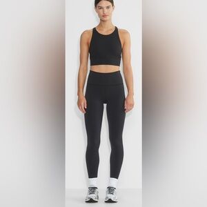 NWT Aritzia Golden Life Cheeky Hi-Rise leggings, 8, black